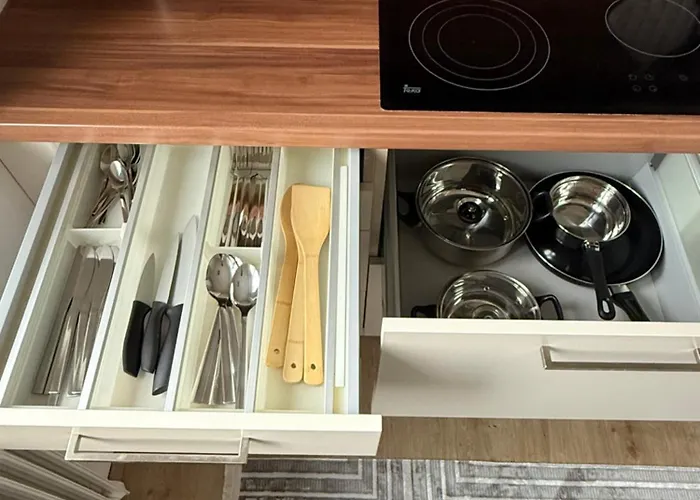 3-zimmerwohnung & 3 Min Zur Strassenbahn Apartament *