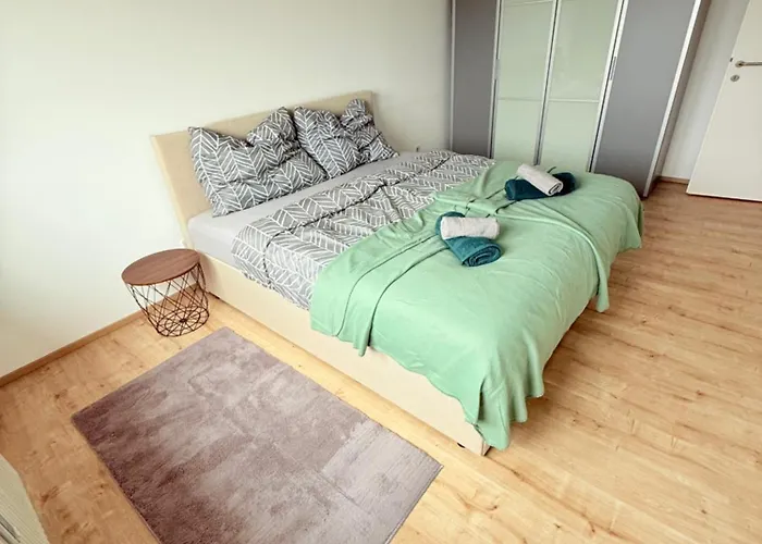3-zimmerwohnung & 3 Min Zur Strassenbahn Apartament *